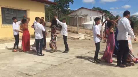 DANÇA 2019 ESCOLA DE ENSINO MÉDIO ENCACHOEIRADO