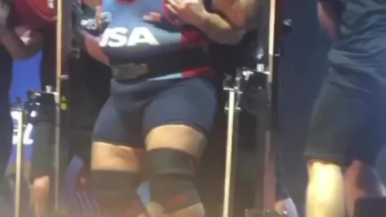 Jesus Olivares is officially the stongest Human to ever life with a 2540lb total