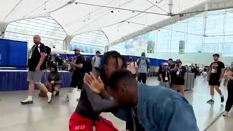 Comic-con 2023 Amine fight with fikshun vs swirvcreative #fight #swirvcreative