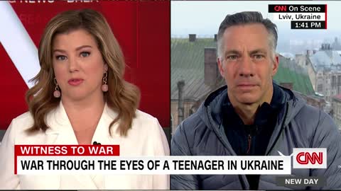 Ukrainian grandfather breaks down at CNN reporter's question