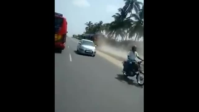 Video Of 2 Racing Buses In Coimbatore Goes Viral, Licences Of Drivers Suspended