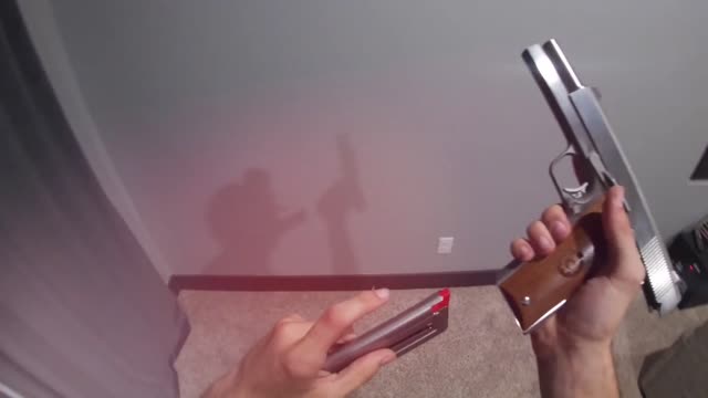 Pistol quick reload..