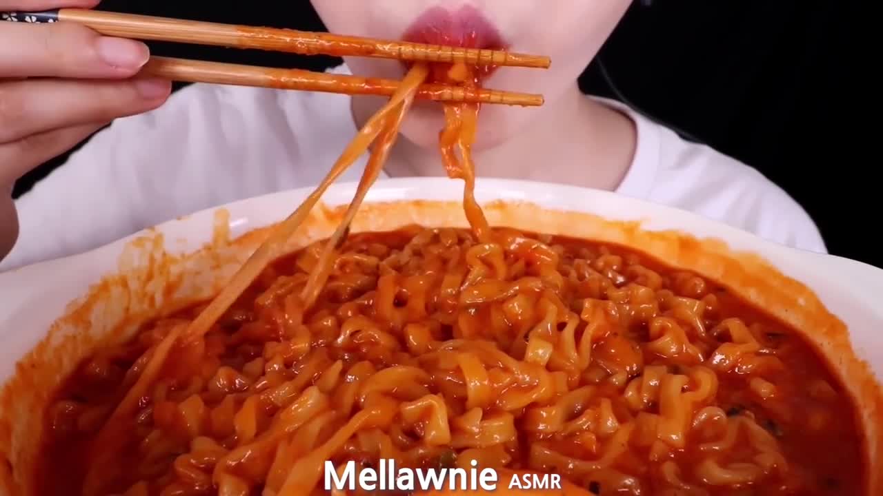 ASMR CHEESY FIRE NOODLE SOUP, FRIED CHICKENS EATING SOUNDS MUKBANG