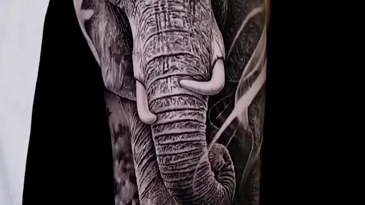 Do You Like Elephants? I LOVE them. MAJESTIC piece done by Jose Contreras in TEXAS.