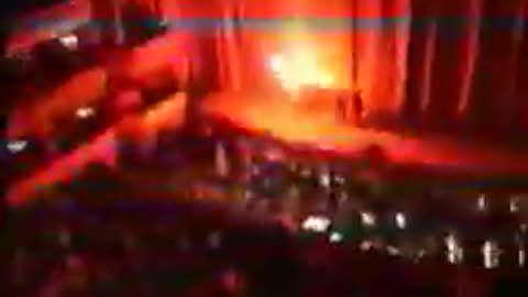 Nazbols Invadem o Teatro Bolshoi