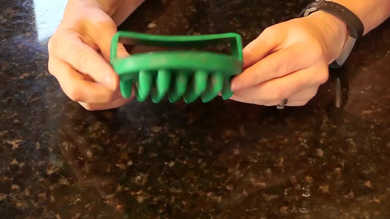 5 Grooming Tools That Make Shedding Out Your Horse Easier