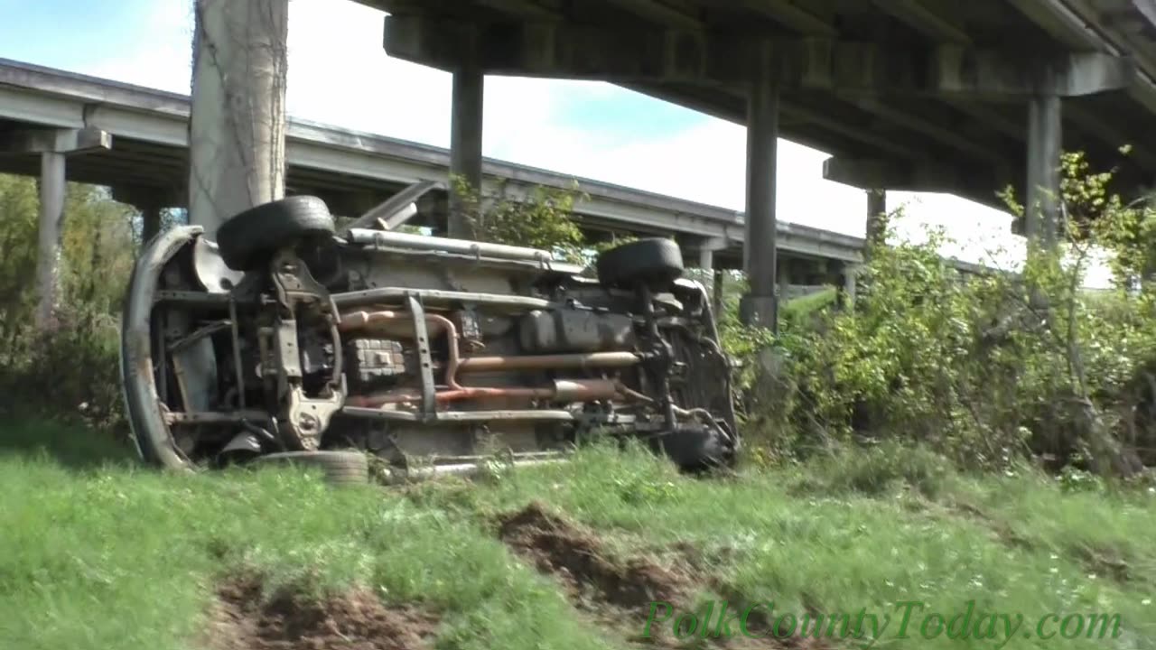 PICKUP ENTERS CURVE TOO FAST, LIVINGSTON TEXAS, 11/25/23...