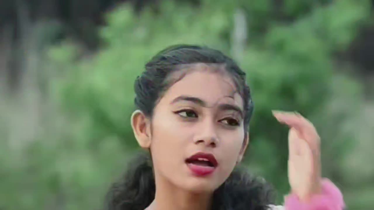 Cute girl nagpuri song dance