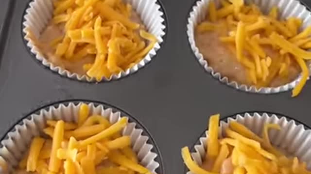 woman makes fritto pie cup cakes