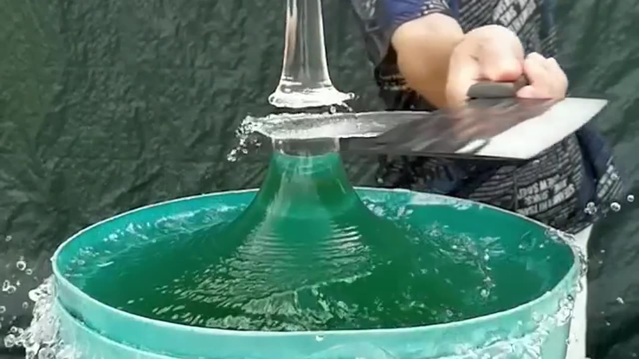 Sliced water into 2