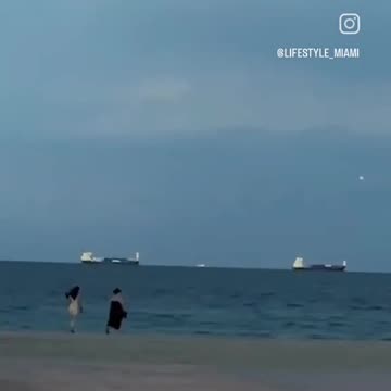 OBEJRZYJ TĘ PRZESTRZEŃ Szokujące wideo pokazuje prędkość UFO podczas burzy z pioruna