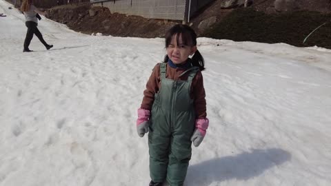 Vlog 18 | Roundtop Mountain Resort - Snow Tubing & Snowboarding + Skiing Lesson (4K)