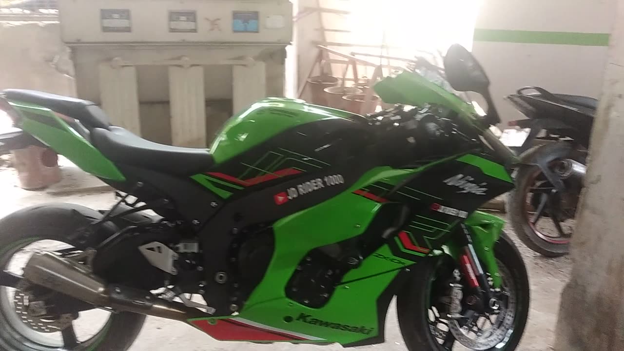 Zx10r riding