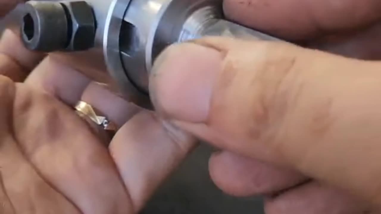 How to make thread by using lathe machine | engineering works | #viral