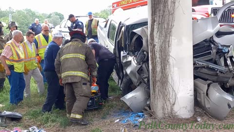 PICKUP SLAMS INTO BRIDGE COLUMN, LIVINGSTON TEXAS, 04/20/23...