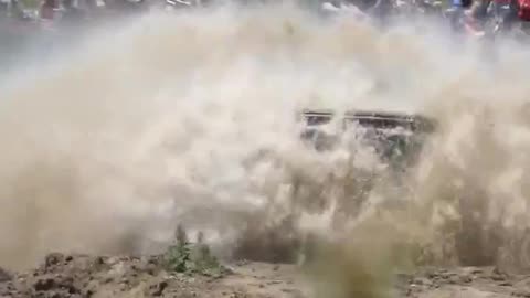 Extreme 4X4 Mega Trucks Mudding
