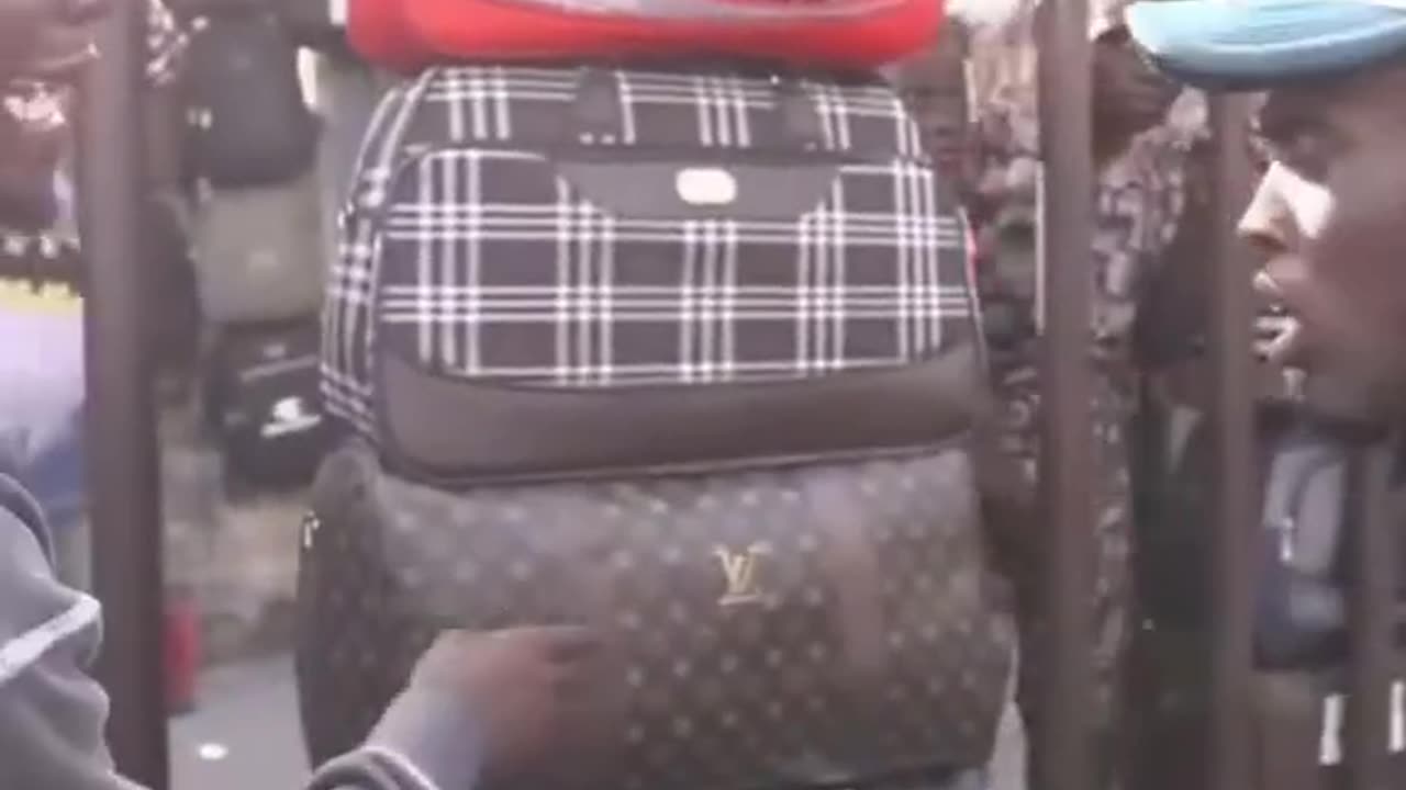 kai Cenat saw a $40 Luis Vuitton bag