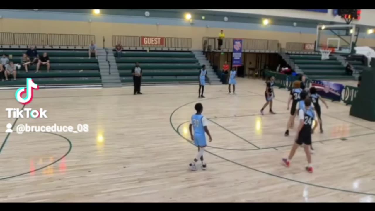 Floater alert🚨⚠️😤🏀 #basketball #ballislife #hooper #baller #nba #rumble