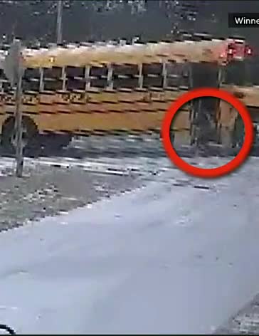 THIS PIZZ'Z ME OFF TO NO END / GET OFF THE PHONE !