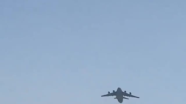 People falling from c-17 plane taking off from kabul Airport #Afghanistan