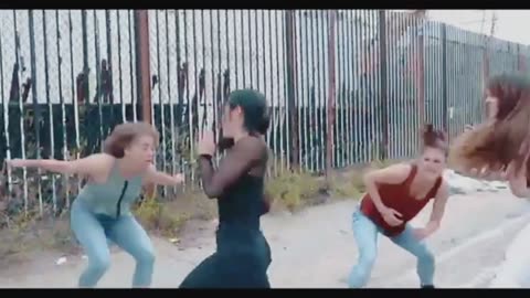 Girls Street Fight
