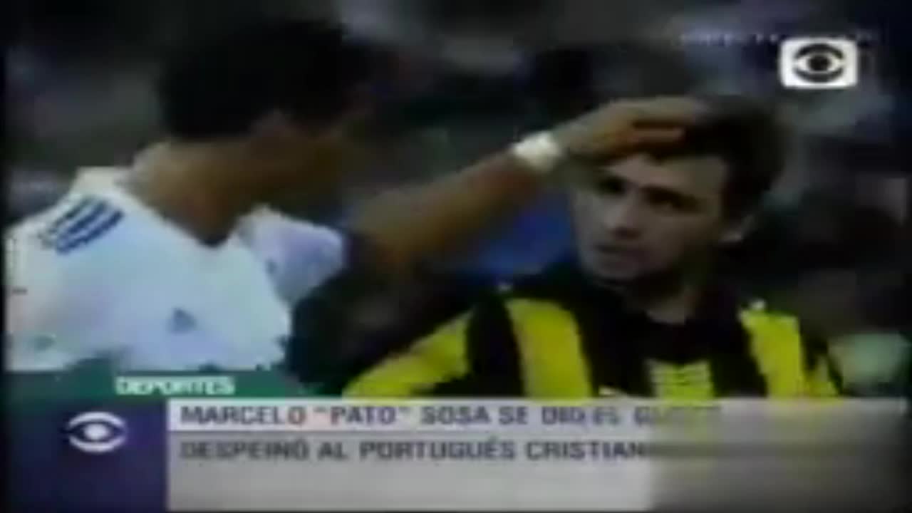 Marcelo "Pato" Sosa despeinó a Cristiano Ronaldo - Peñarol y Real Madrid - Copa Bernabéu (2010).mp4