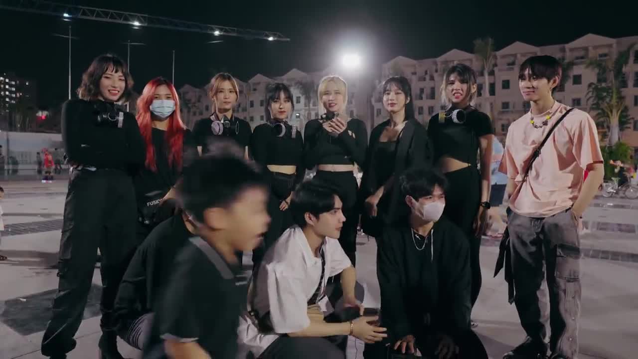 KPOP IN PUBLIC] LILI’s FILM