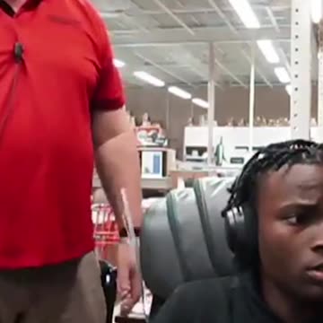 Dude Streams From The BEST BUY DISPLAY PC 🖥️ #shorts #tiktok