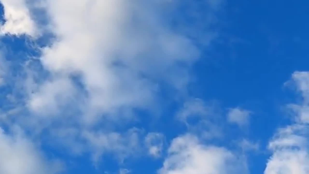 sky 4K 029 ⛅️ Free Vertical Sky Scene Video 1