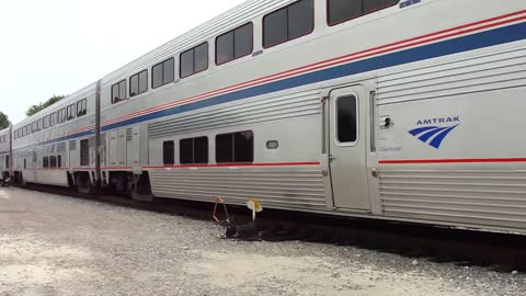 FLORIDAS LONGEST PASSENGER TRAIN AMTRAK AUTO TRAIN LEAVES STATION!!