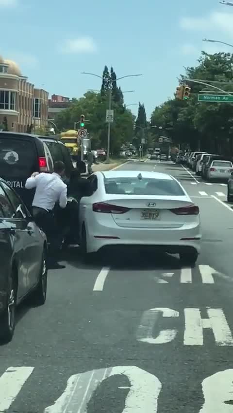 How to stop a Car Jacking in 7 seconds! 😱💪🤔