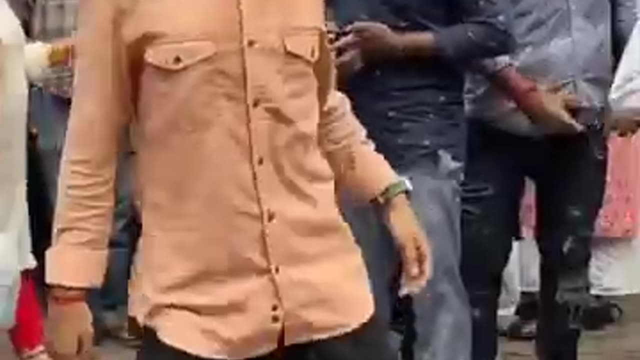 Tu cheej lajawab😂❤️ crazy dance in public 😂