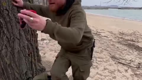 On the beaches of Mariupol appeared the first vacationers