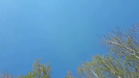 Himmel in Berlin am 22.4.2023 um 15 Uhr