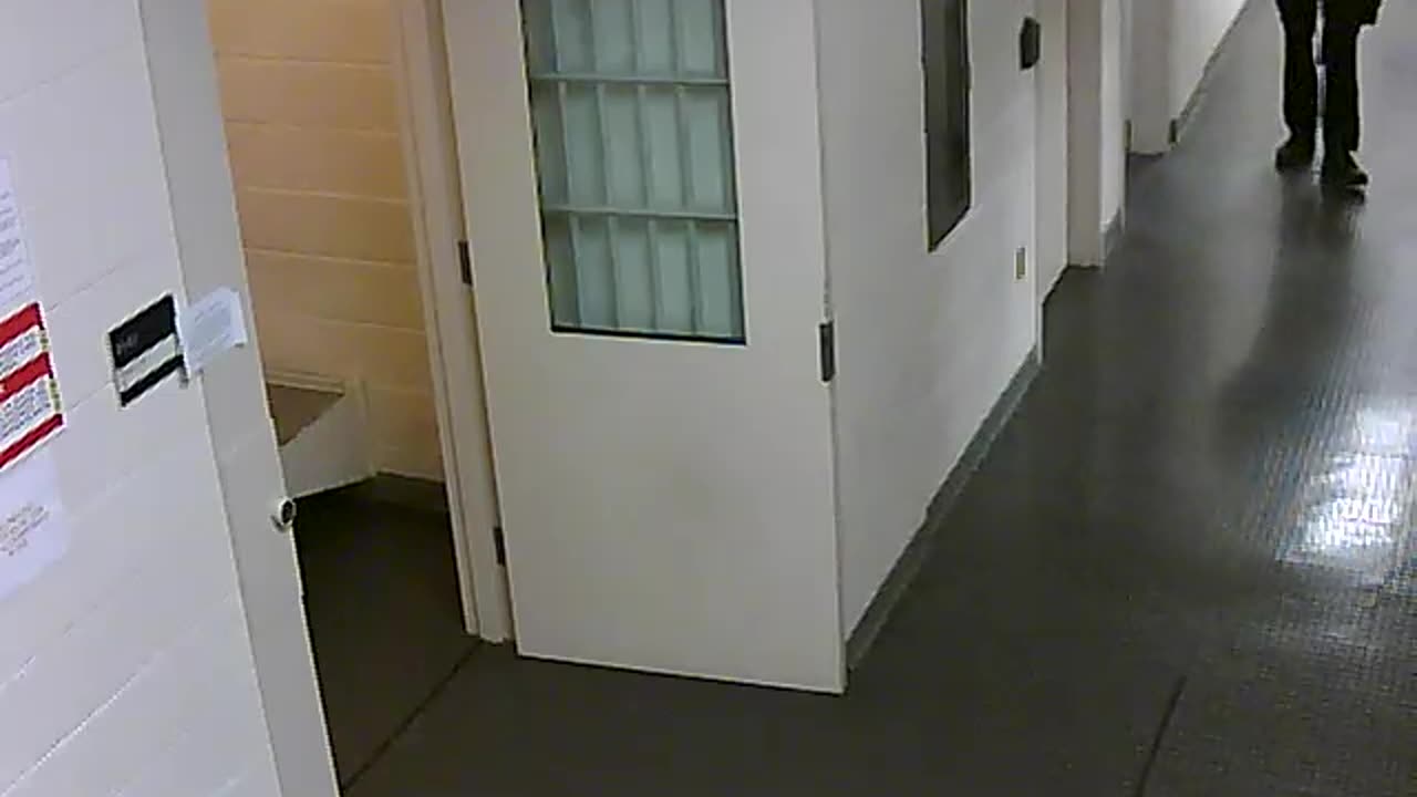 1665HQOB02PrisonerProcessingCell_2021-01-06_00h40min00s987ms.mp4