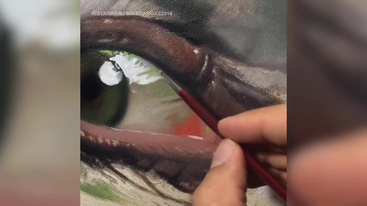 German artist Mike Dargas creates hyper realistic paintings