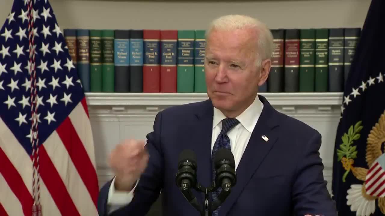 Biden LAUGHS When Confronted Over American Disapproval Of Botched Afghan Withrawal