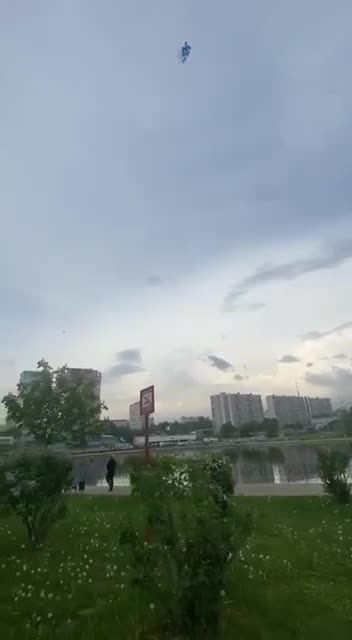 FR Flag Over Moscow