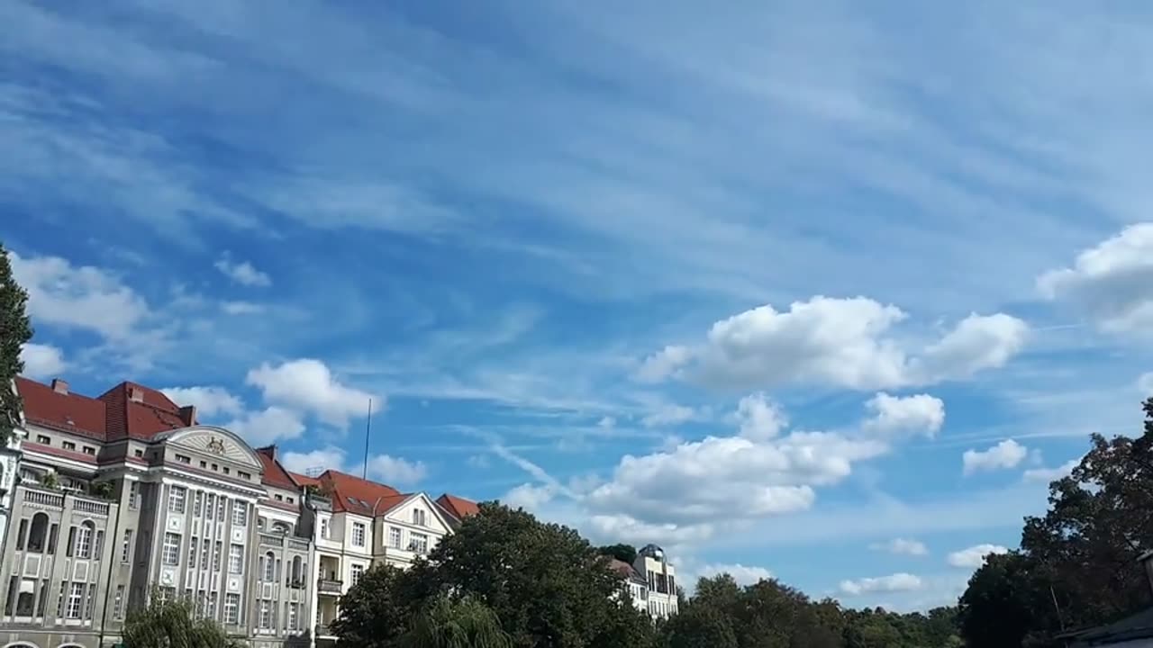 Himmel in Berlin am 19.09.2023 um 13:16 Uhr