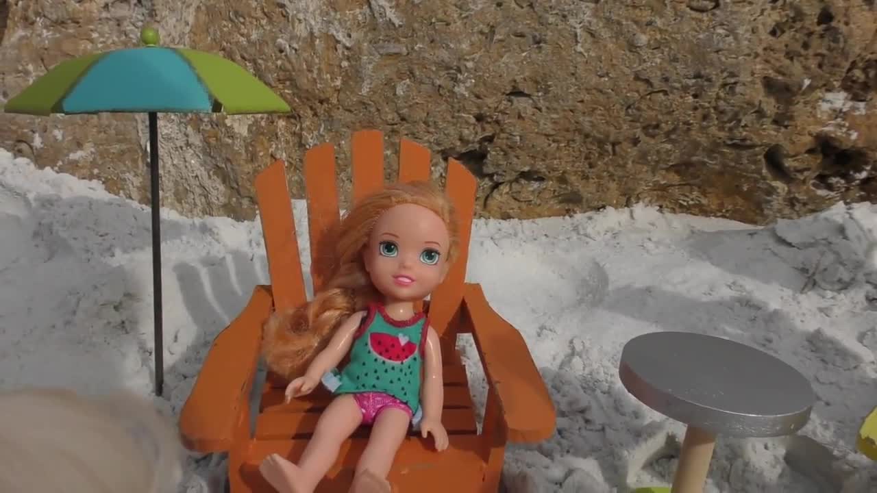 Elsa and Anna toddlers at the beach - prank - slide - boat - dog - water fun - splash