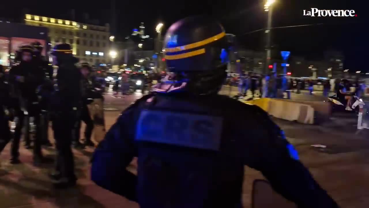 Marseille : les images des affrontements de la nuit dernière dans le centre ville