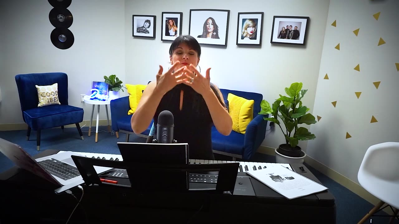Master Your Singing Voice: Expert 10 Min. Vocal Warm-Up