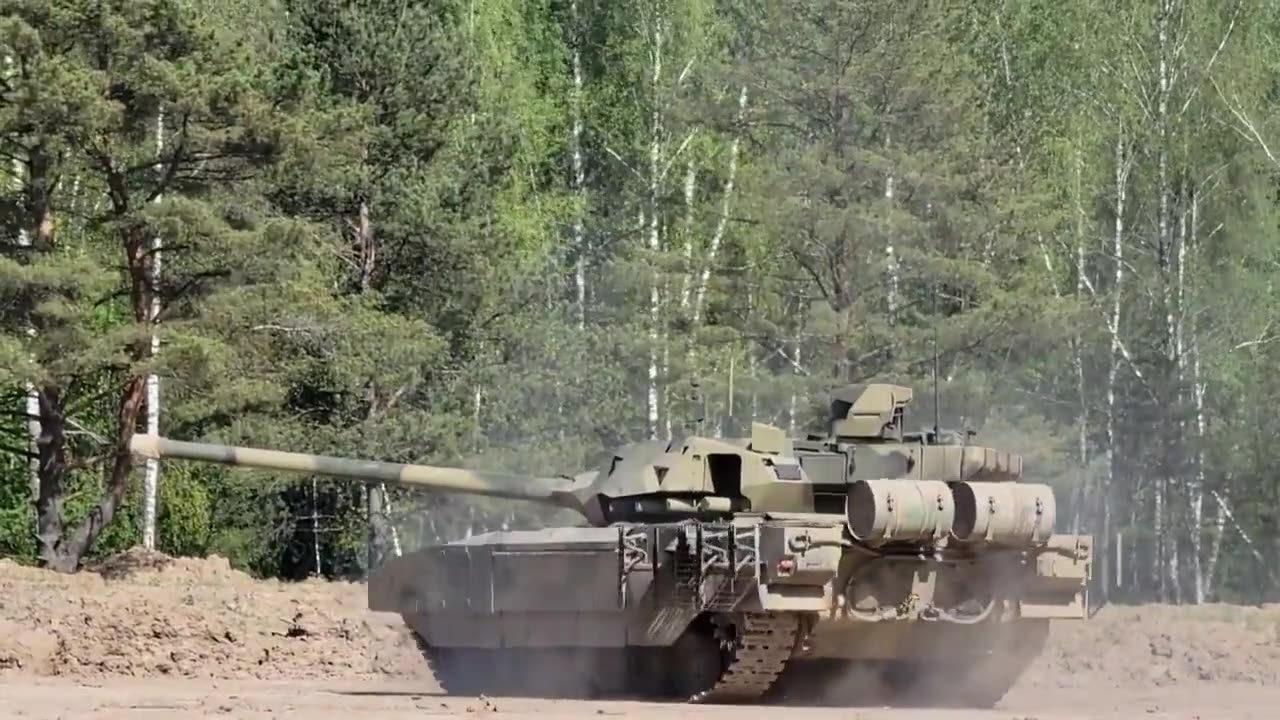 Footage of Russia 2021 Armata during trials