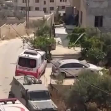 Palestino es atado a un jeep militar
