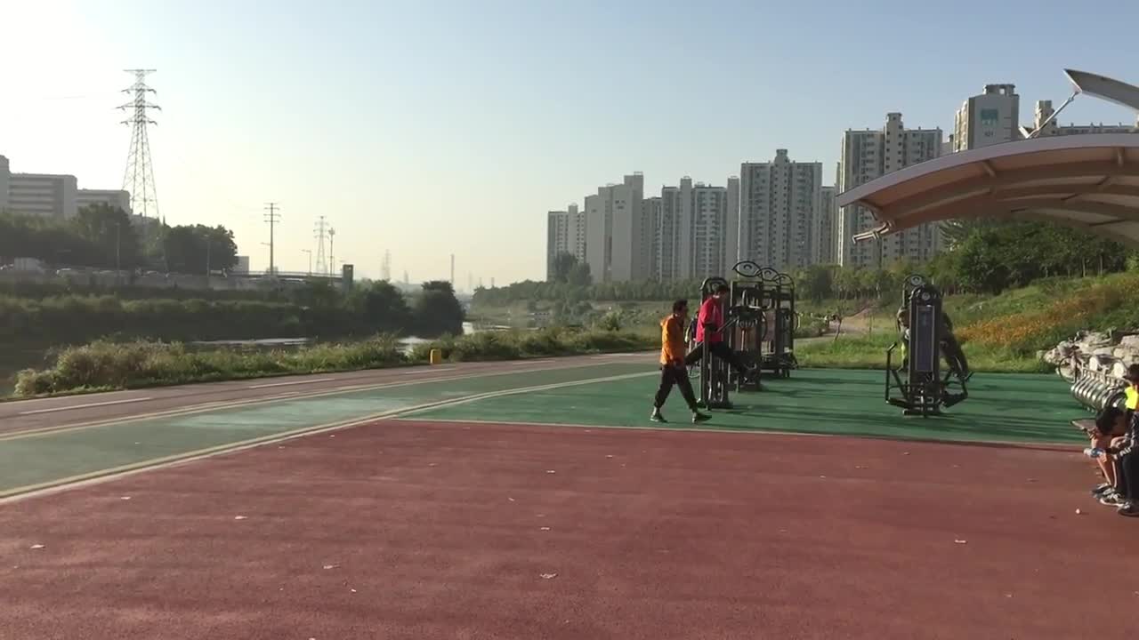 20 Second Korea: Seoul Bike Path Exercise Areas