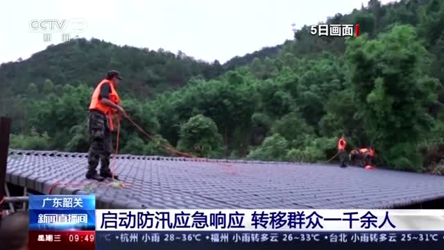 Driver abseils to safety in China's raging floodwaters