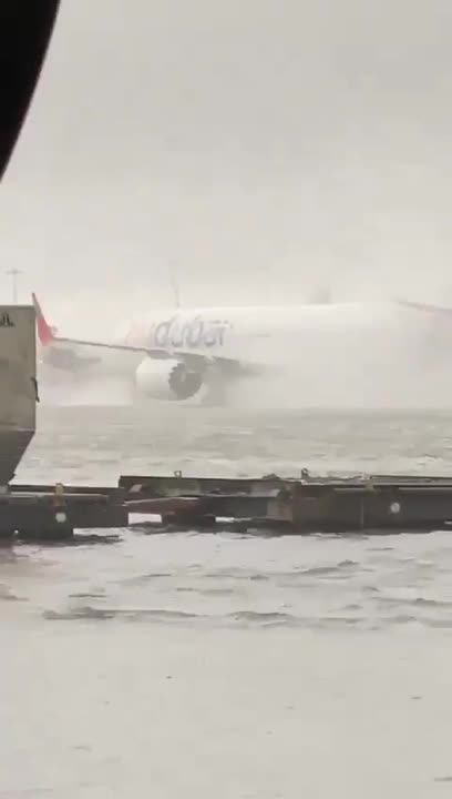 Major Flooding At Dubai Airport Creates Dangerous Situation