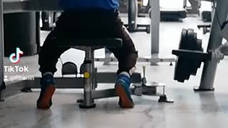 Reverse machine shoulder press