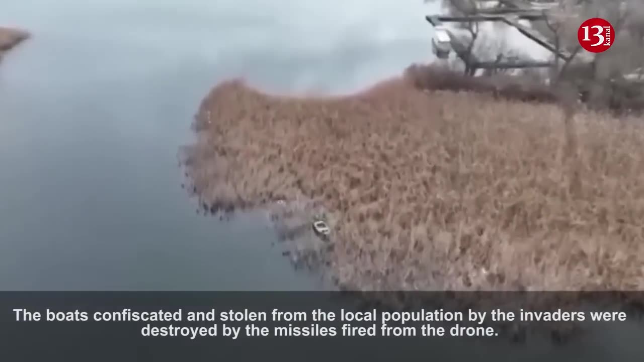 Boats in which Russians got ashore in Kherson struck by drone fire - "They tried to escape in boats