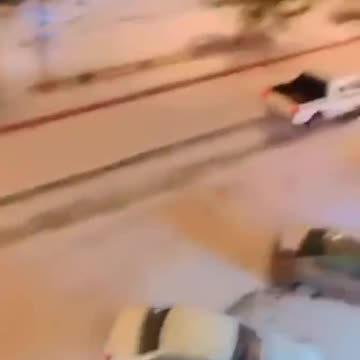 RISCALDAMENTO GLOBALE - La neve copre le strade di Baljurashi nel sud dell'Arabia Saudita